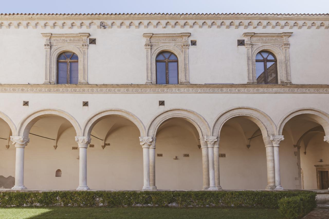 Foresteria Dell'Abbazia Montescaglioso Bagian luar foto